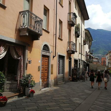 Appartamento Nel Centro Storico Di Aosta Con Vista Sui Ghiacciai Bagian luar foto